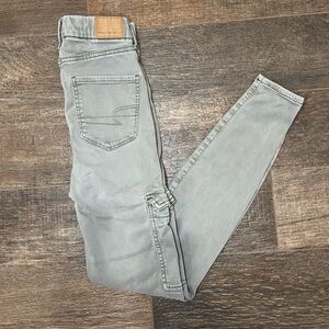 American Eagle High-Rise Jeggings. Size 0, regular.